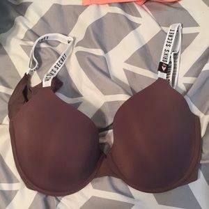 2 Victoria secret T-shirt bra 38D